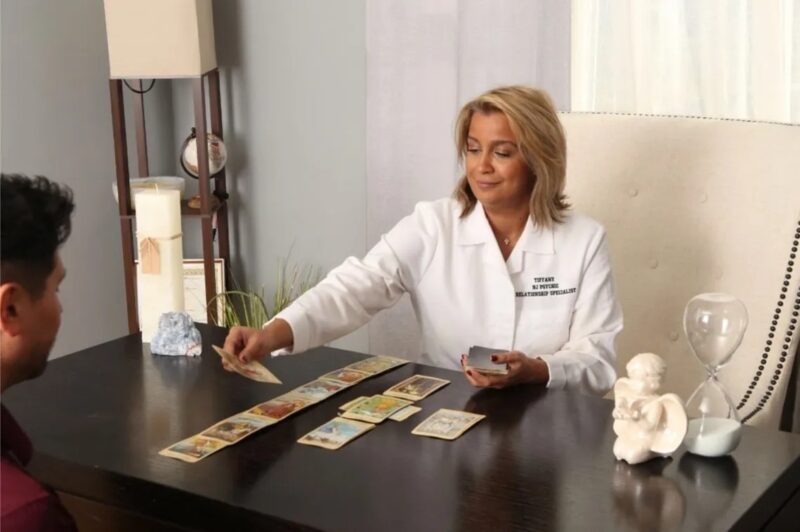 Unlock Insight: Discover Your Tarot Path Online