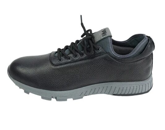 Step Onto the Fairway in Comfort: Premium Golf Footwear Delivered