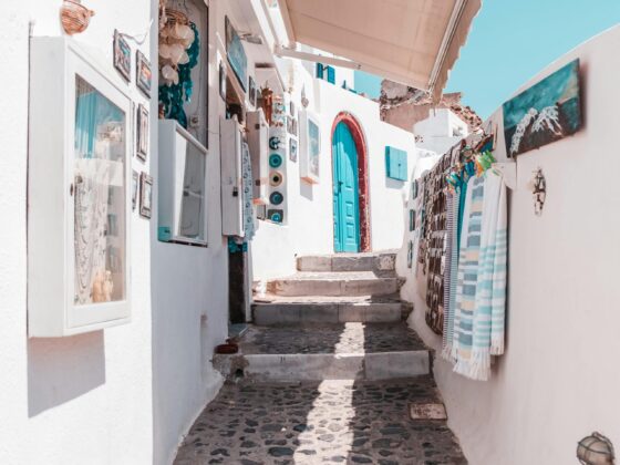 Unlock Stunning Santorini: Day Trips, Screens, and Sunsets