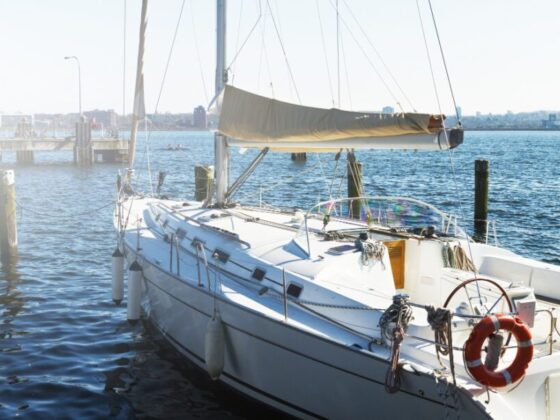 Experience Dubai from the water: luxury yacht charters and coastal adventures