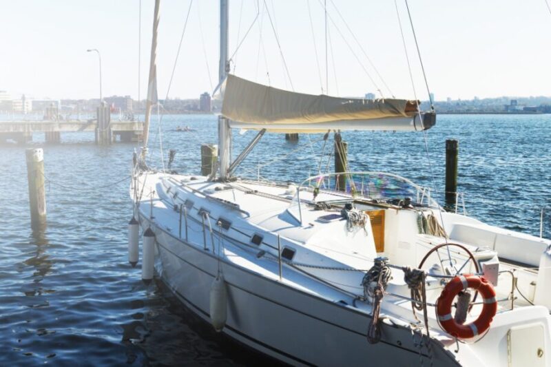 Experience Dubai from the water: luxury yacht charters and coastal adventures
