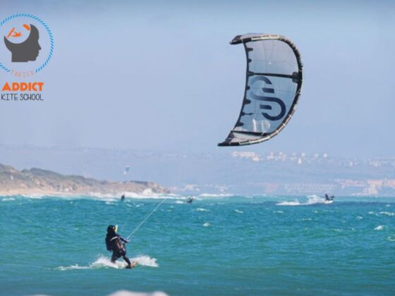 Tarifa, paradis du kitesurf : guide pratique et conseils